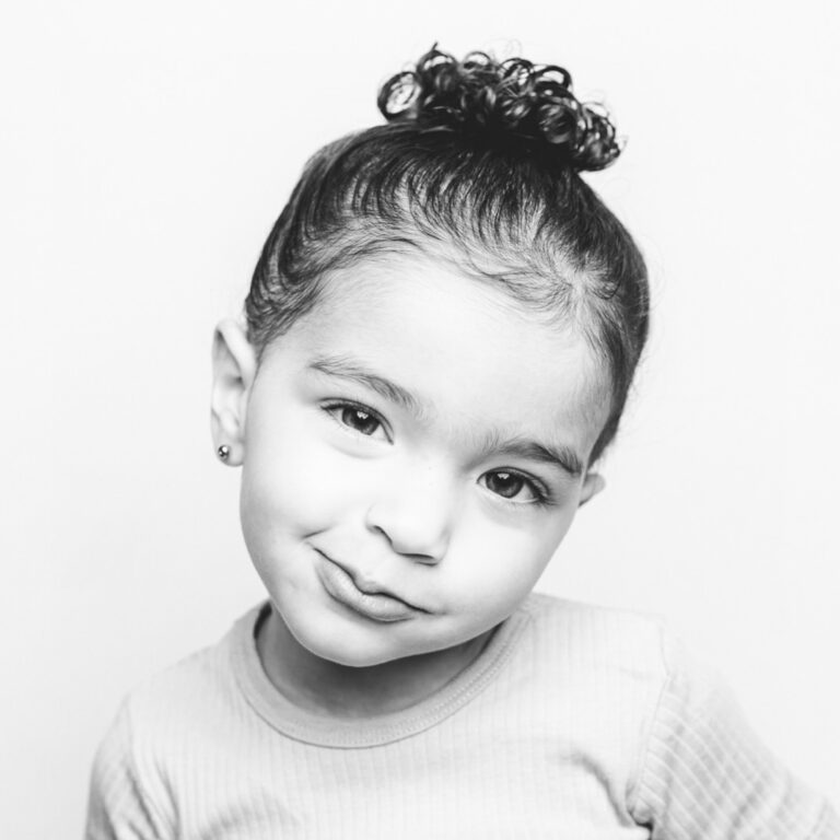 Instagram post from dalyasnaps. This post is in position 4.